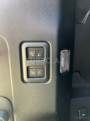 Land Rover Defender 2023, 25,542 km - 3.0 l - Bakı