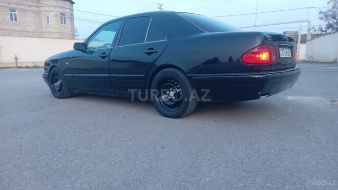 Mercedes E 220 1995, 234,512 km - 2.2 l - Bakı