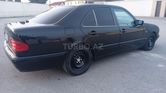 Mercedes E 220 1995, 234,512 km - 2.2 l - Bakı