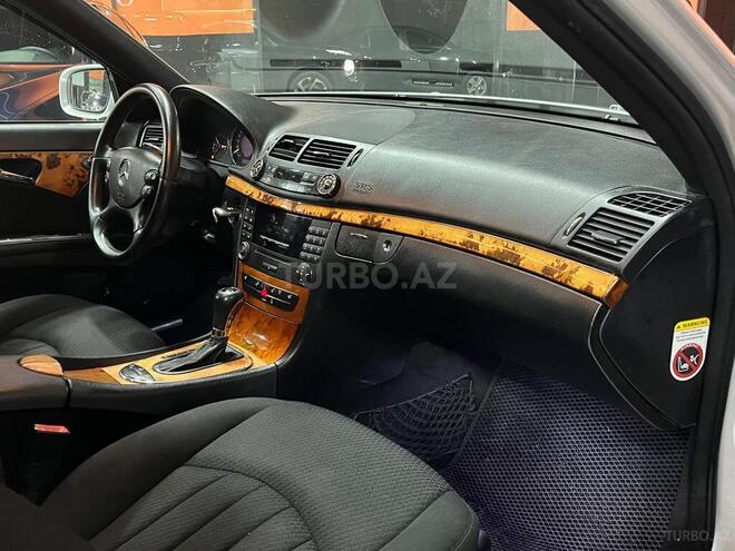 Mercedes E 280-12