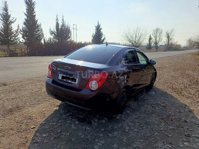 Chevrolet Aveo-3