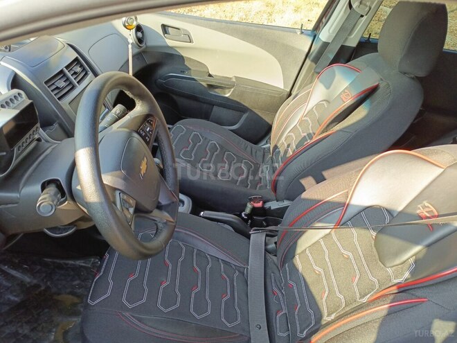 Chevrolet Aveo-7