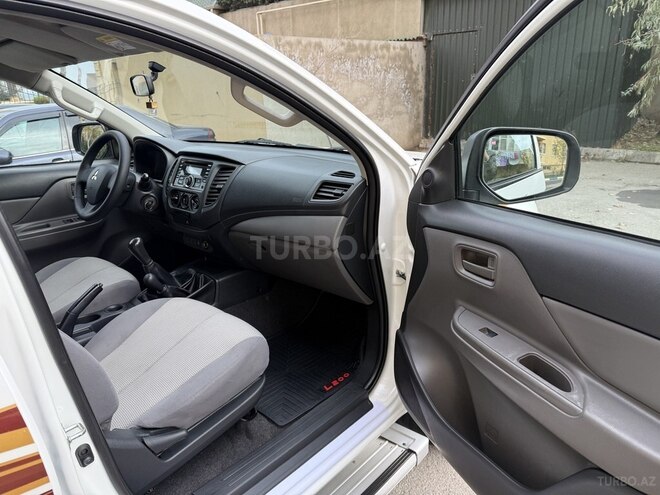 Mitsubishi L200 2018, 162,368 km - 2.5 л - Bakı