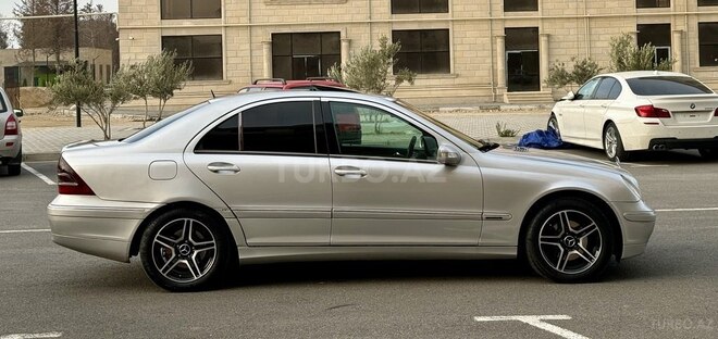 Mercedes C 220 d 2001, 345,764 km - 2.2 л - Bakı