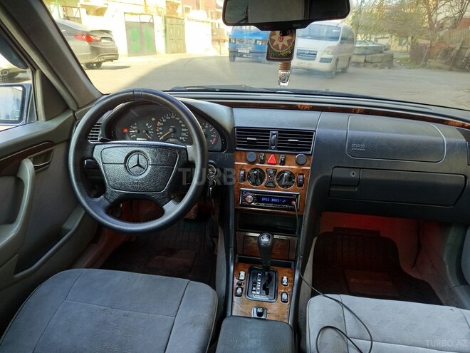 Mercedes C 220 1995, 228,000 km - 2.2 l - Bakı