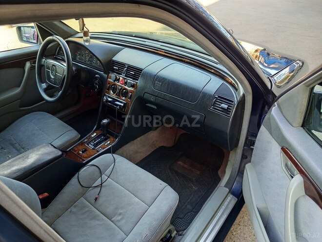 Mercedes C 220 1995, 228,000 km - 2.2 l - Bakı