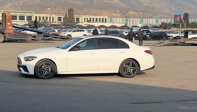 Mercedes C 180 2023, 32,400 km - 1.5 l - Bakı