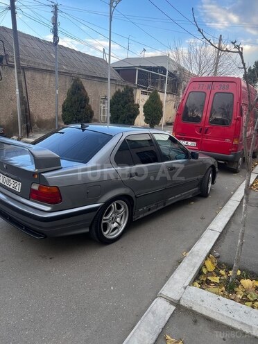 BMW 318 1990, 300,000 km - 1.8 l - Gəncə