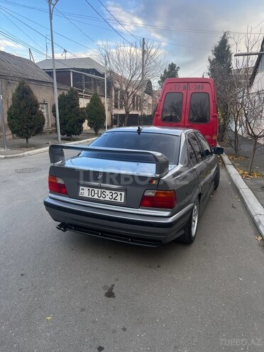 BMW 318 1990, 300,000 km - 1.8 l - Gəncə