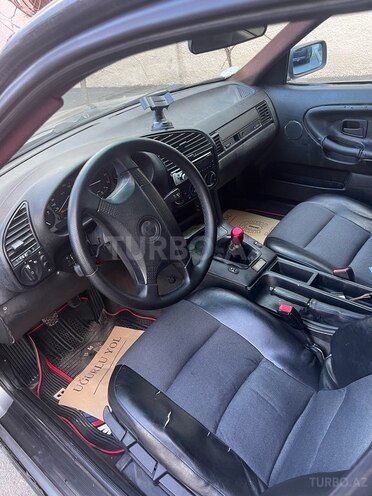 BMW 318 1990, 300,000 km - 1.8 l - Gəncə