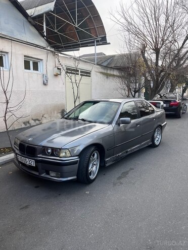 BMW 318 1990, 300,000 km - 1.8 l - Gəncə