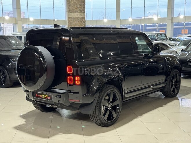 Land Rover Defender-7