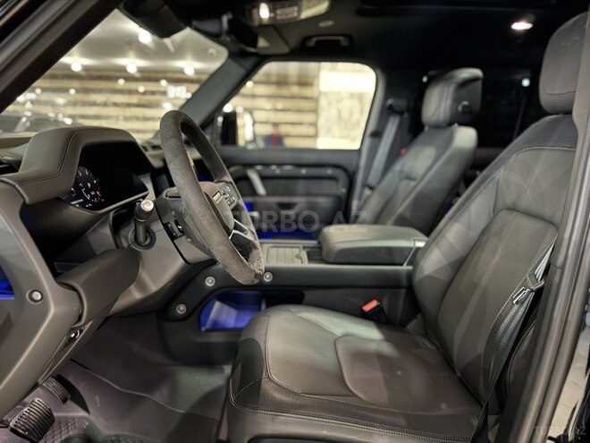 Land Rover Defender-10