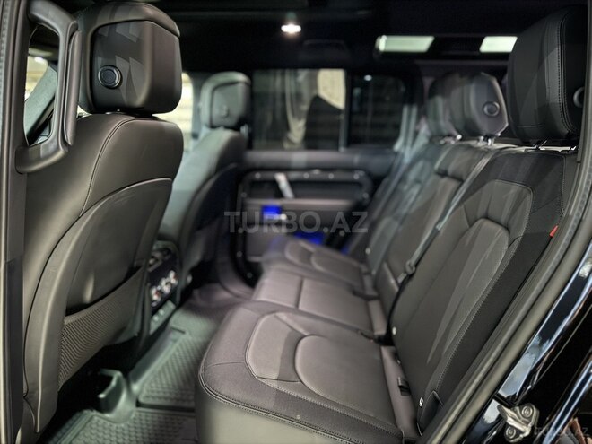 Land Rover Defender-11