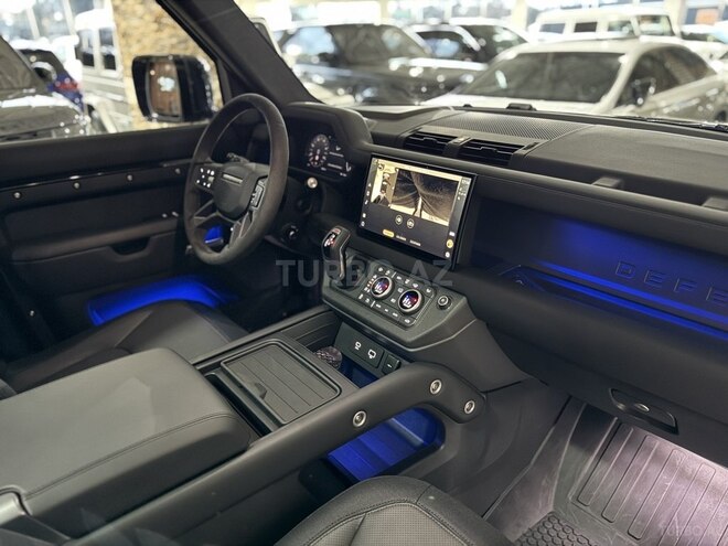 Land Rover Defender-15