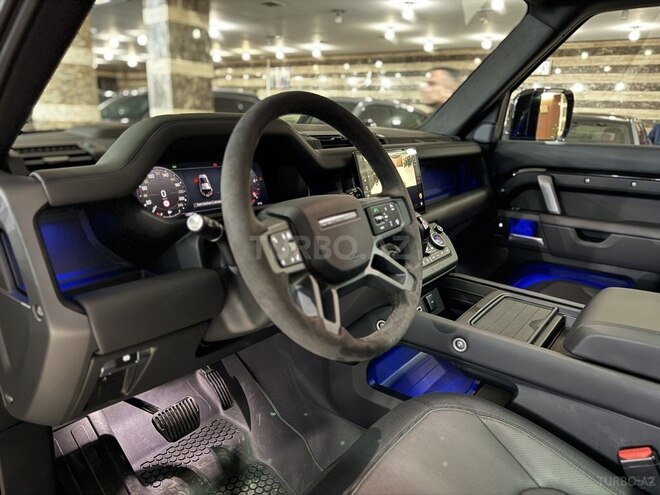 Land Rover Defender-9