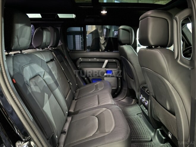 Land Rover Defender-12