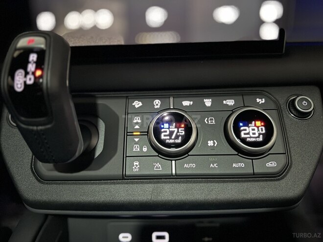 Land Rover Defender-19