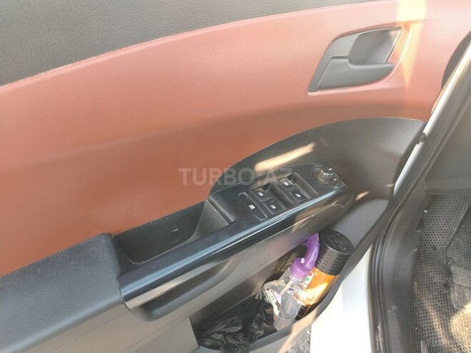 Chevrolet Aveo-14