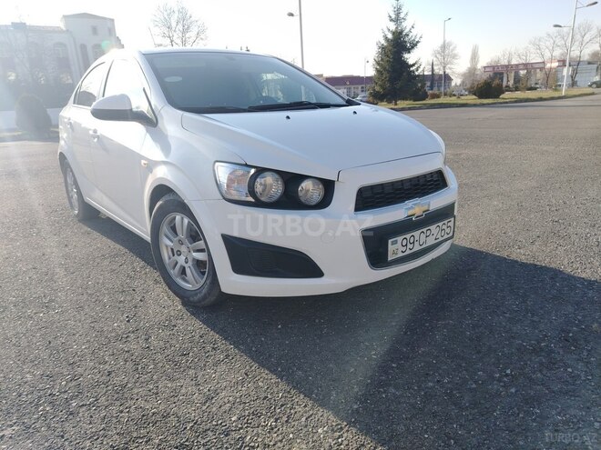 Chevrolet Aveo-5
