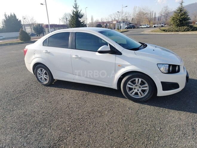 Chevrolet Aveo-3