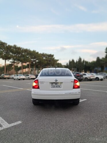 Volkswagen Passat 2004, 236,548 km - 1.8 l - Bakı