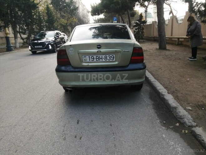 Opel Vectra 1996, 200,000 km - 1.8 l - Bakı