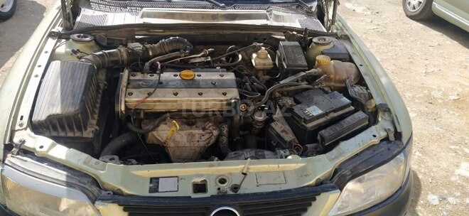 Opel Vectra 1996, 200,000 km - 1.8 l - Bakı