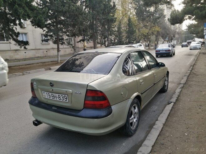 Opel Vectra 1996, 200,000 km - 1.8 l - Bakı