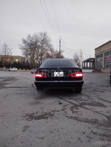 Mercedes E 320 2001, 313,148 km - 3.2 л - İsmayıllı