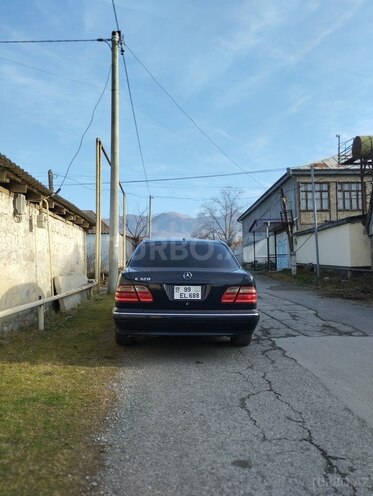 Mercedes E 320 2001, 313,148 km - 3.2 л - İsmayıllı