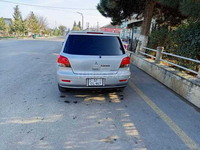 Mitsubishi Airtrek 2001, 290,000 km - 2.4 l - Şabran