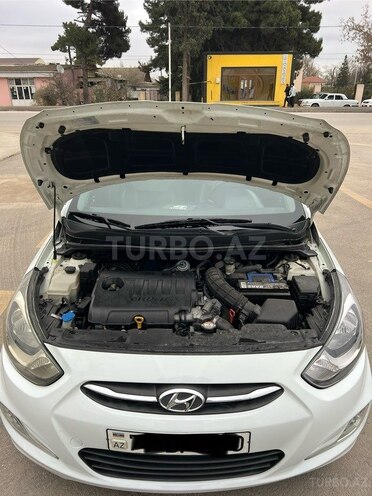 Hyundai Accent 2011, 241,000 km - 1.6 l - Xudat