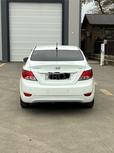 Hyundai Accent 2011, 241,000 km - 1.6 l - Xudat