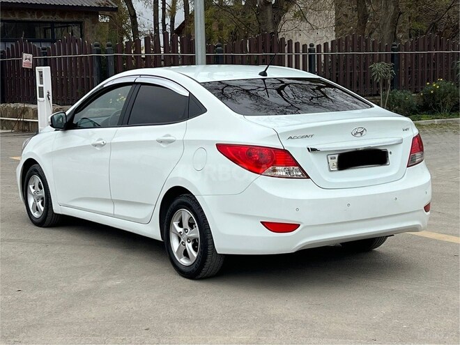 Hyundai Accent 2011, 241,000 km - 1.6 l - Xudat
