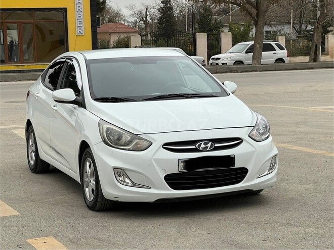 Hyundai Accent 2011, 241,000 km - 1.6 l - Xudat