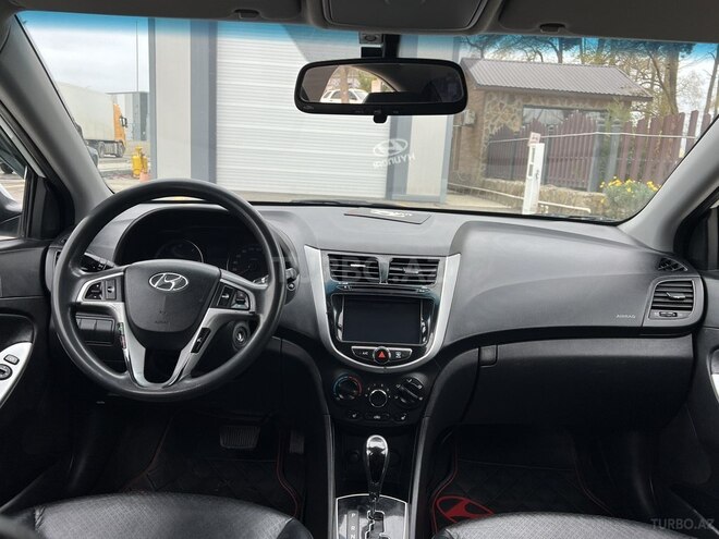 Hyundai Accent 2011, 241,000 km - 1.6 l - Xudat