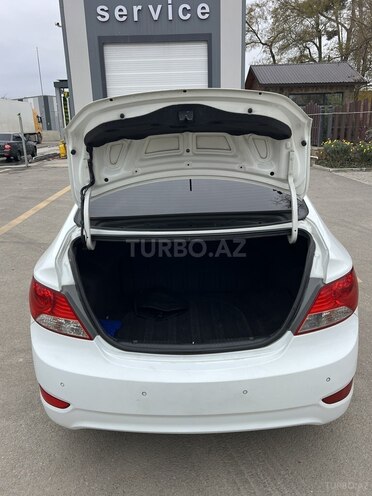 Hyundai Accent 2011, 241,000 km - 1.6 l - Xudat