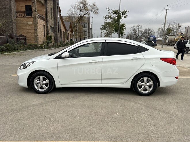 Hyundai Accent 2011, 241,000 km - 1.6 l - Xudat