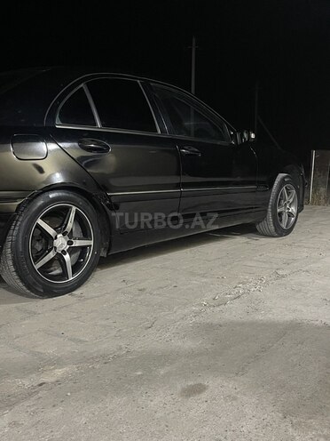 Mercedes C 240 2003, 300,000 km - 2.6 л - Salyan