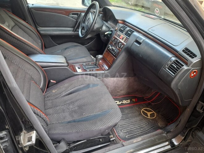 Mercedes E 220 d 1996, 256,333 km - 2.2 l - Bakı