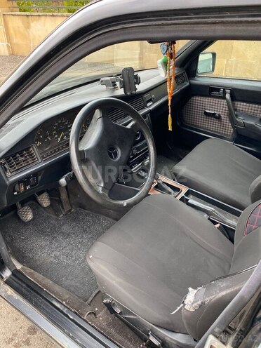 Mercedes 190 1991, 150,000 km - 2.0 l - Göygöl