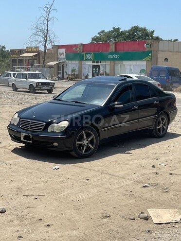 Mercedes C 240 2003, 300,000 km - 2.6 л - Salyan