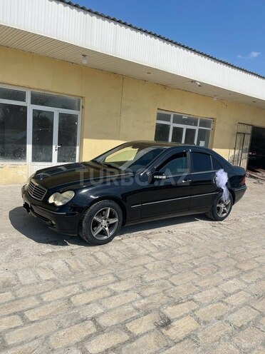 Mercedes C 240 2003, 300,000 km - 2.6 л - Salyan