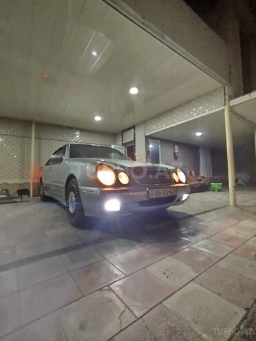 Mercedes E 240 2000, 350,000 km - 2.4 l - Tovuz