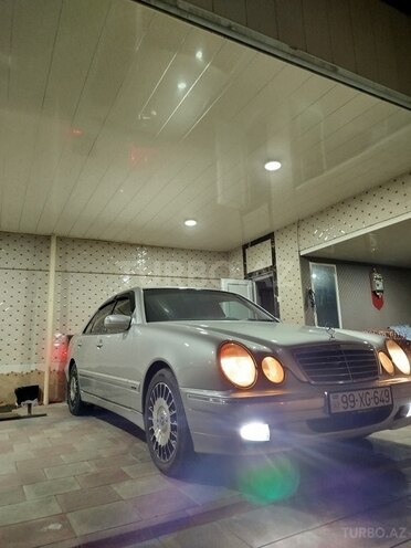 Mercedes E 240 2000, 350,000 km - 2.4 l - Tovuz
