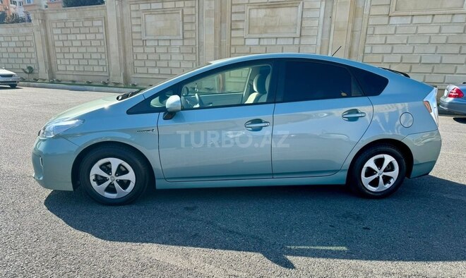 Toyota Prius 2015, 190,000 km - 1.8 л - Bakı