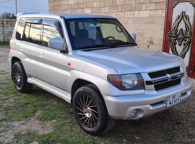 Mitsubishi Pajero io 2001, 300,000 km - 2.0 л - Salyan