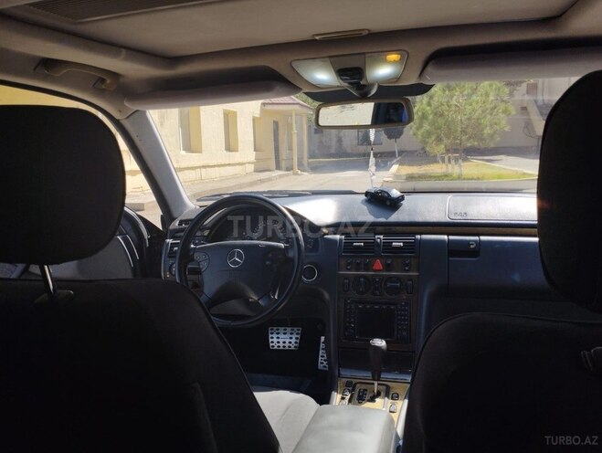Mercedes E 240 2002, 406,187 km - 2.4 l - Beyləqan