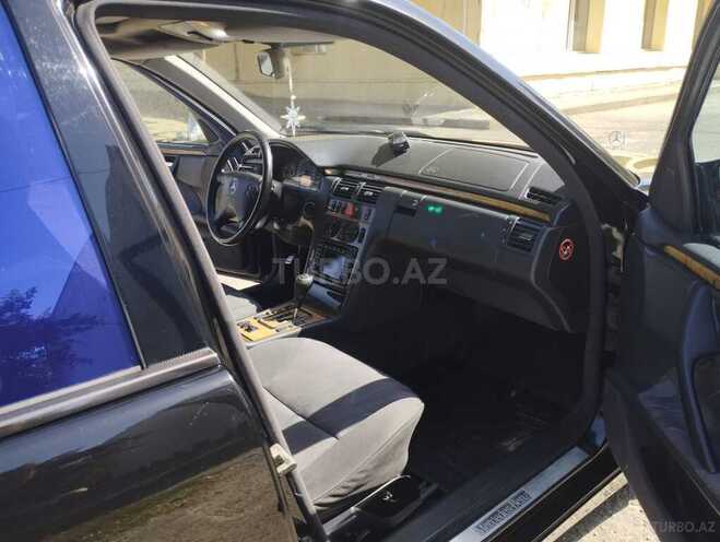 Mercedes E 240 2002, 406,187 km - 2.4 l - Beyləqan